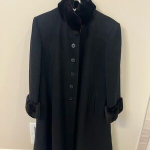 Sophisticated Black Fur-Trimmed Women's Long Cashmere fully lined wool coat!